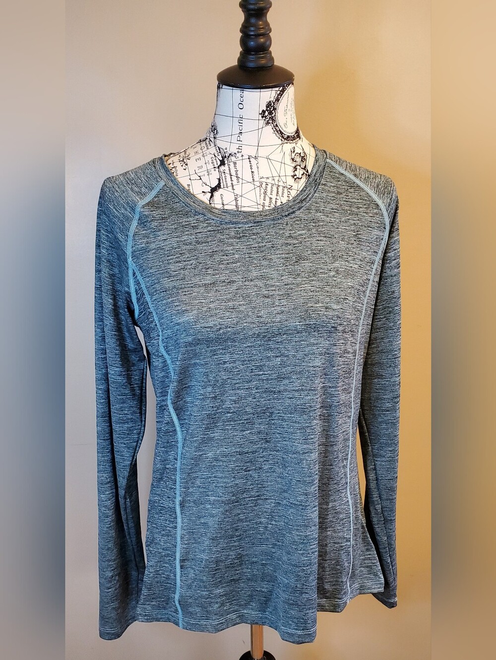 Columbia Women's Large Blue Green Long Sleeve Athletic Shirt Performance Stretch